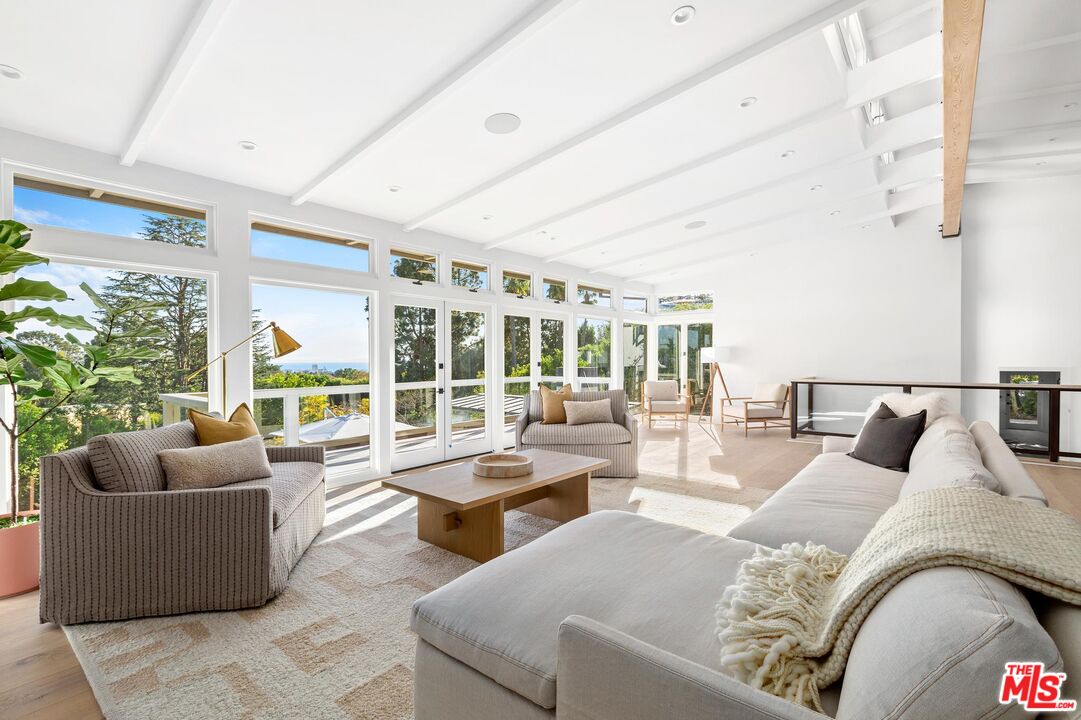 1514 Sorrento Dr, Pacific Palisades 