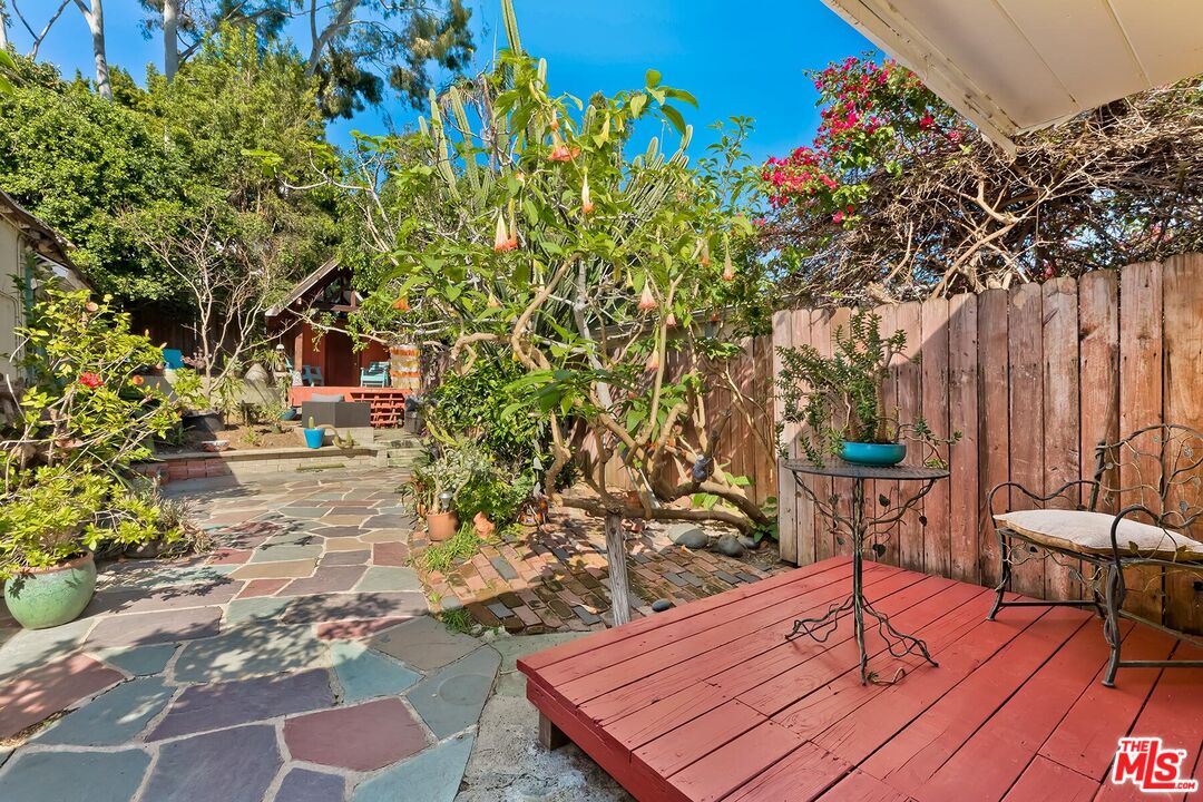 8535 Walnut Dr