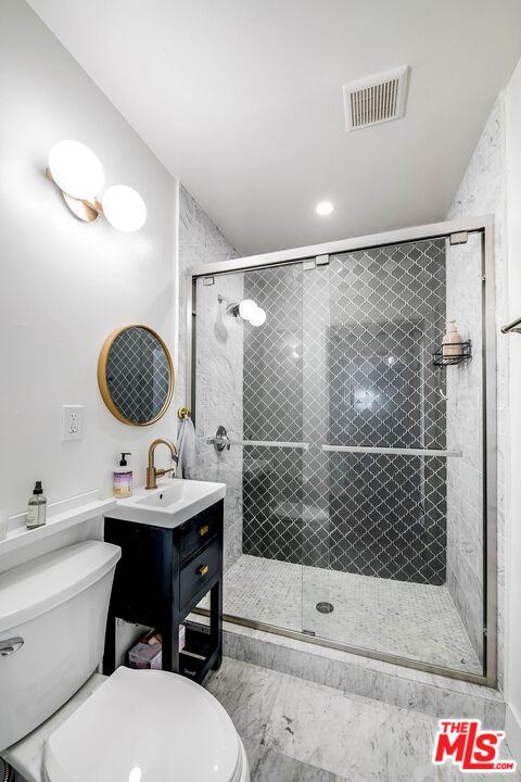 14716 Killion St, Sherman Oaks