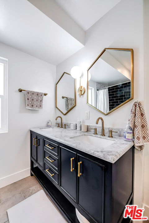 14716 Killion St, Sherman Oaks