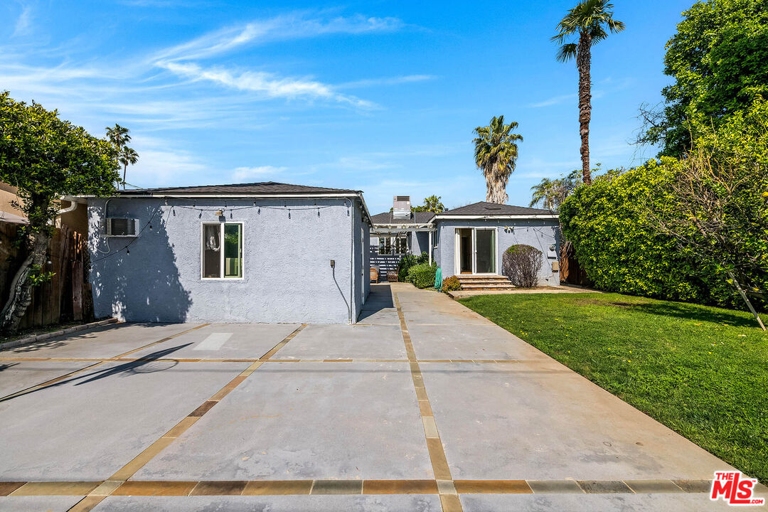 14716 Killion St, Sherman Oaks