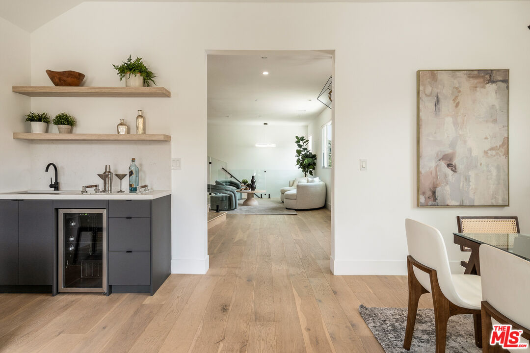 350 Mount Carmel Dr, Glendale 