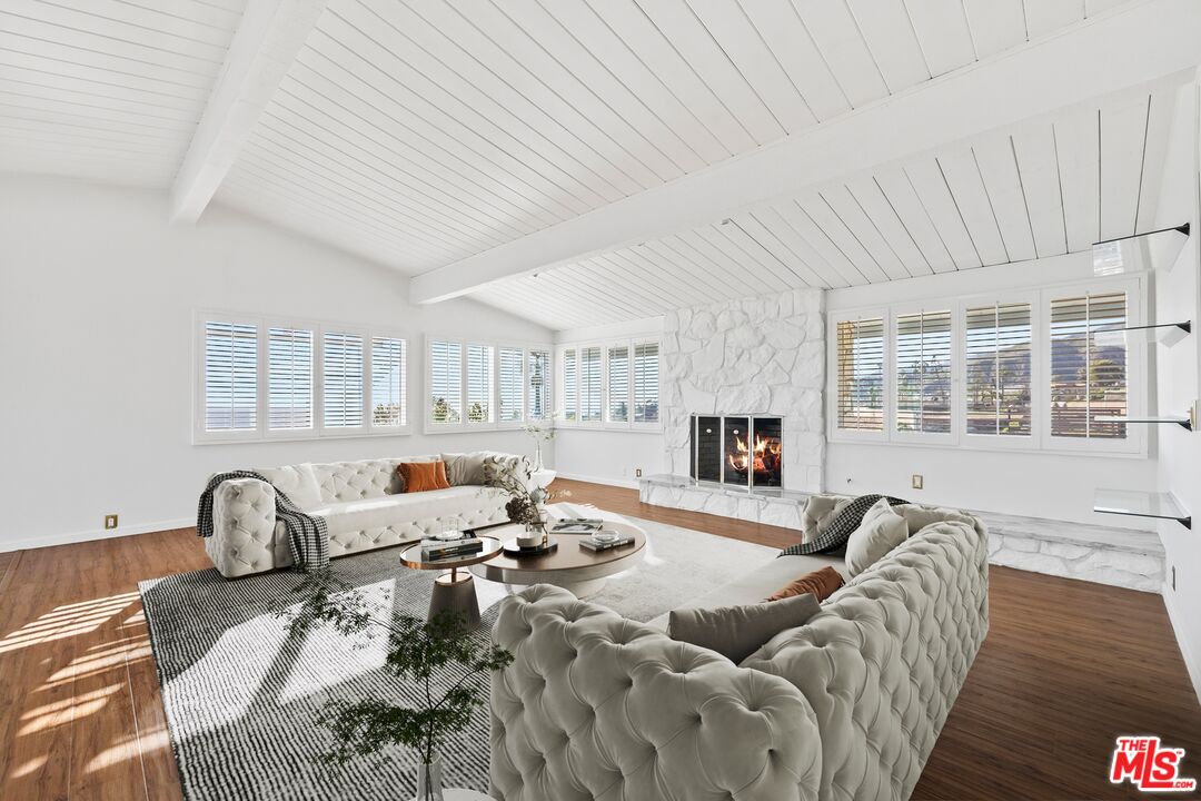 918 Glenhaven Dr, Pacific Palisades 