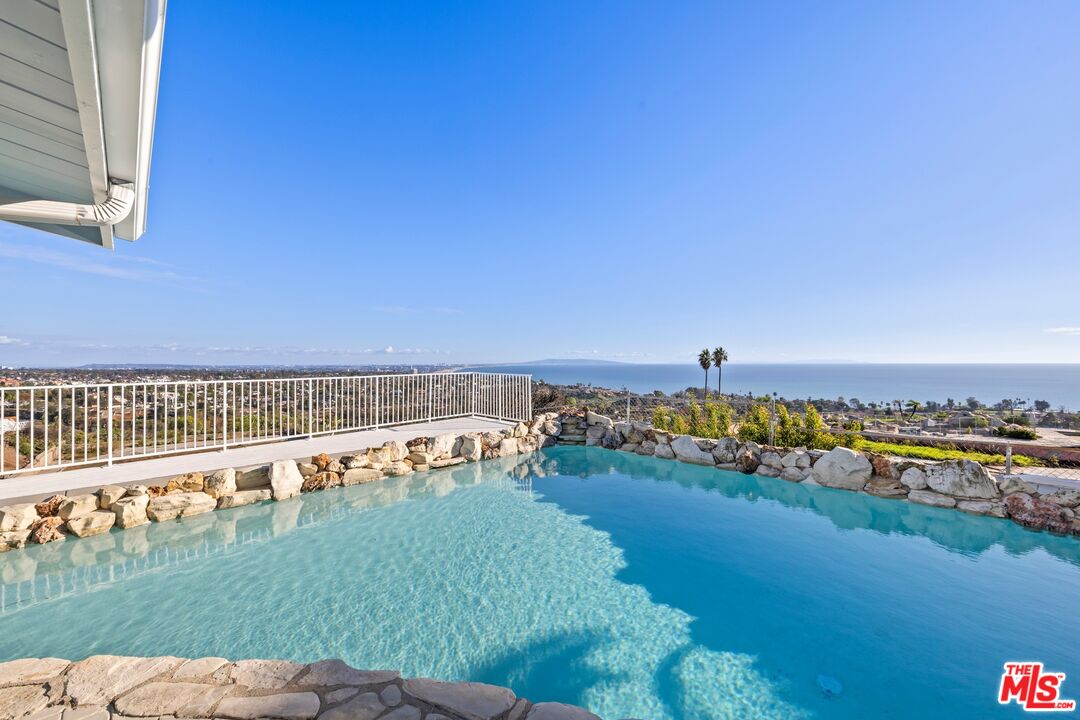 918 Glenhaven Dr, Pacific Palisades 