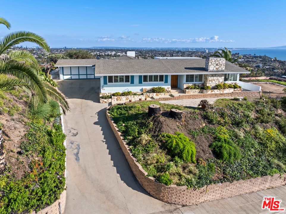 918 Glenhaven Dr, Pacific Palisades 