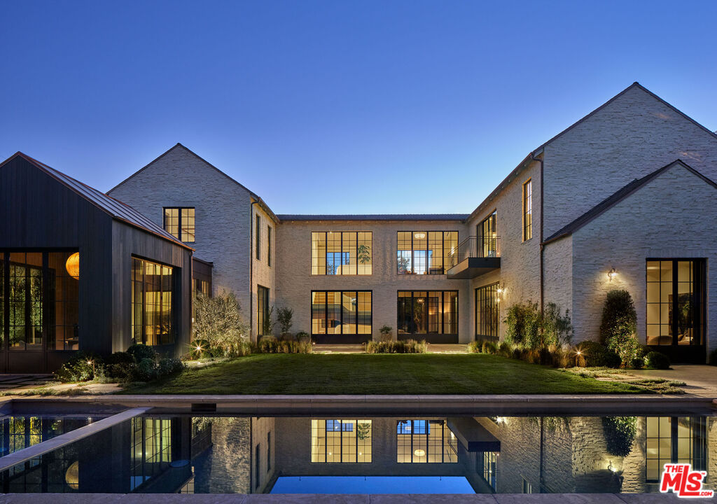 694 N Tigertail Rd, brentwood