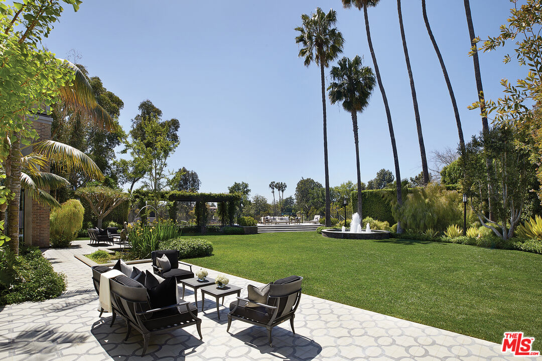 107 Delfern Dr, Holmby Hills