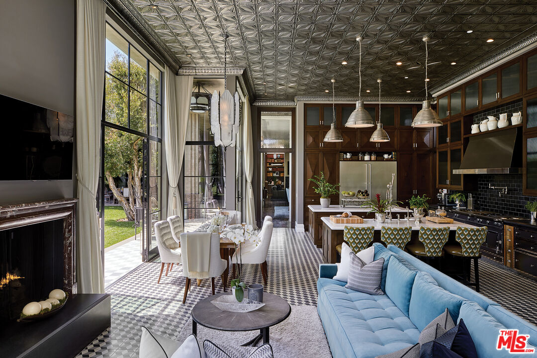 107 Delfern Dr, Holmby Hills