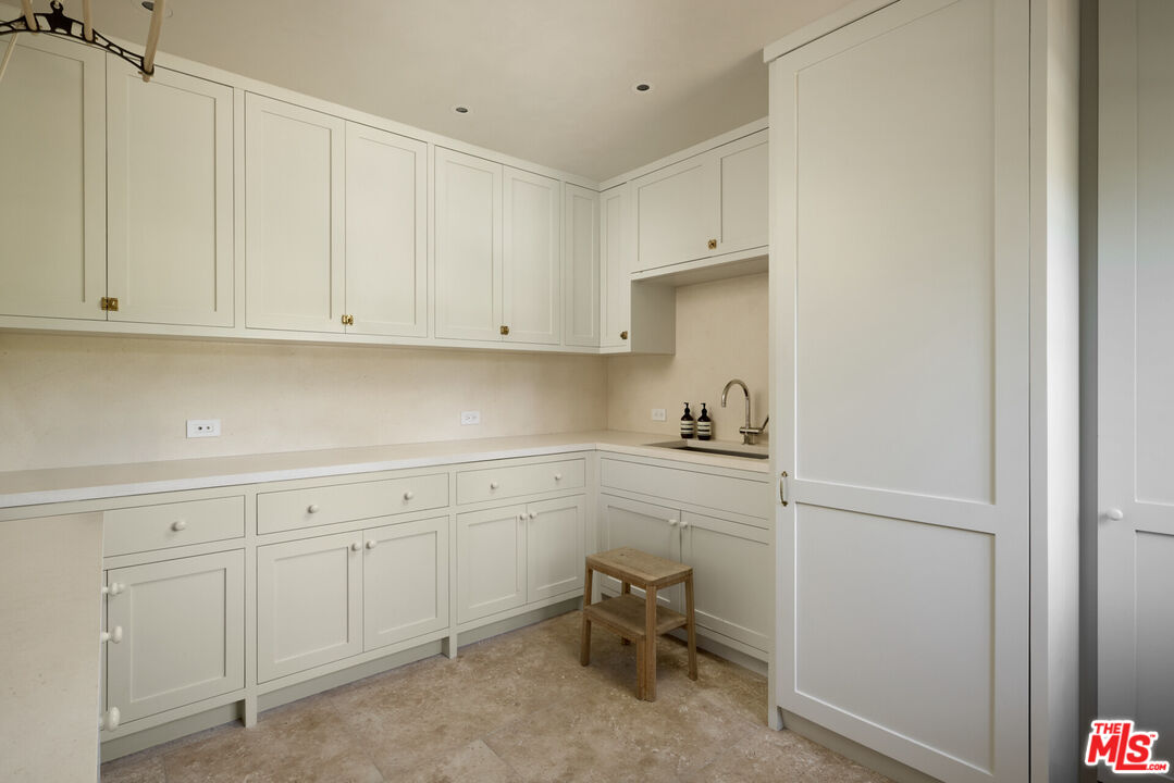 239 W Channel Rd, Santa Monica