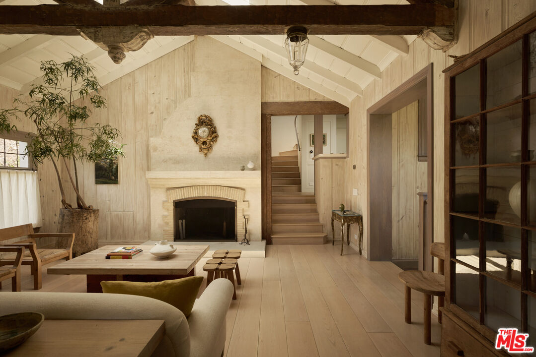 239 W Channel Rd, Santa Monica