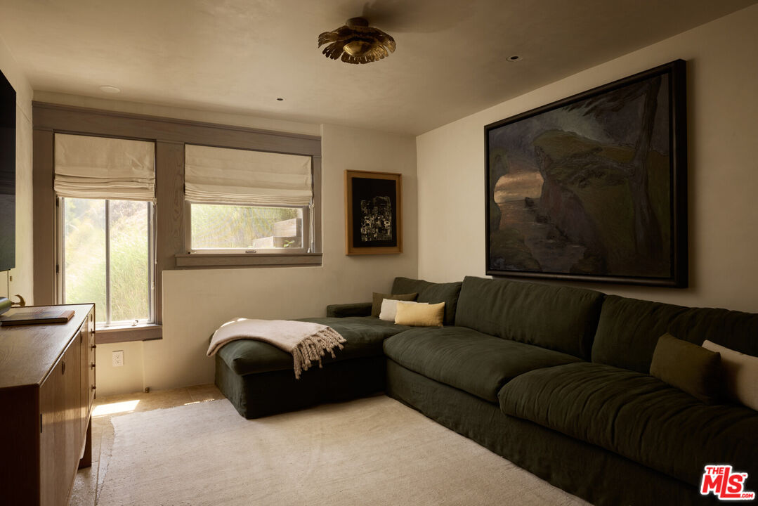 239 W Channel Rd, Santa Monica