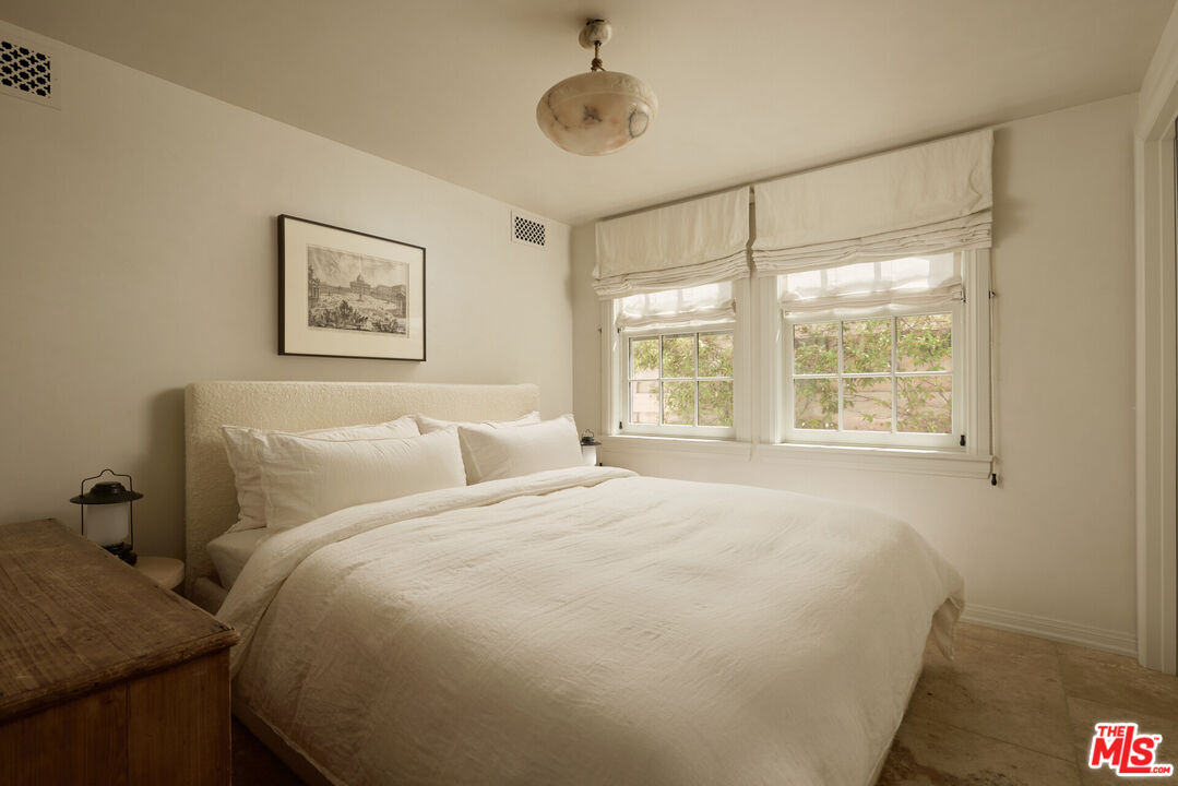 239 W Channel Rd, Santa Monica