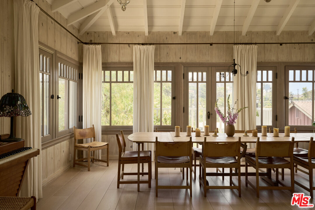 239 W Channel Rd, Santa Monica