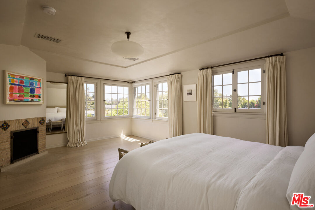 239 W Channel Rd, Santa Monica