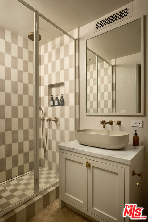 239 W Channel Rd, Santa Monica