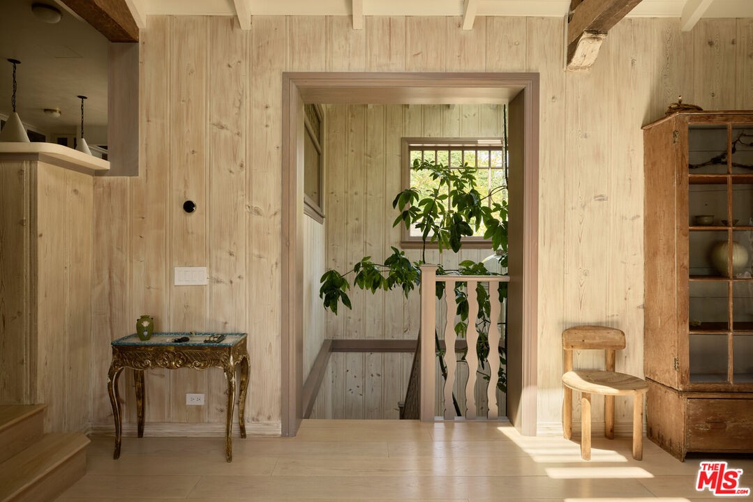 239 W Channel Rd, Santa Monica