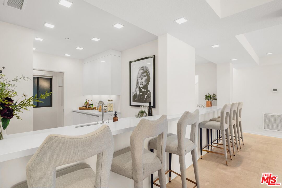 110 Ocean Park Blvd Unit: 504