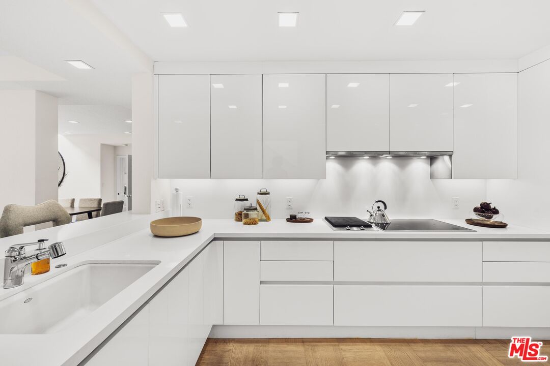 110 Ocean Park Blvd Unit: 504