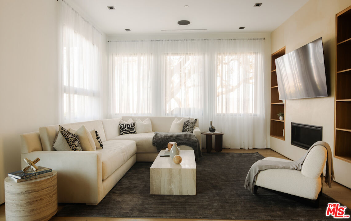 13331 Mulholland Dr, Beverly Hills