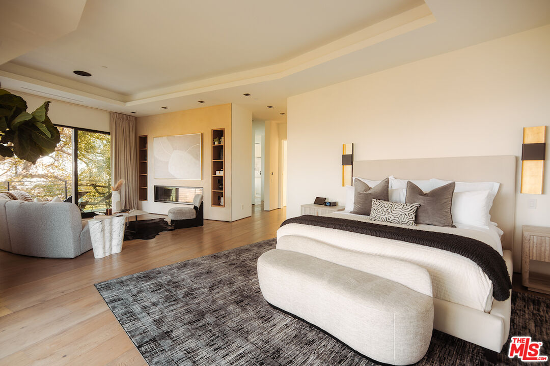 13331 Mulholland Dr, Beverly Hills