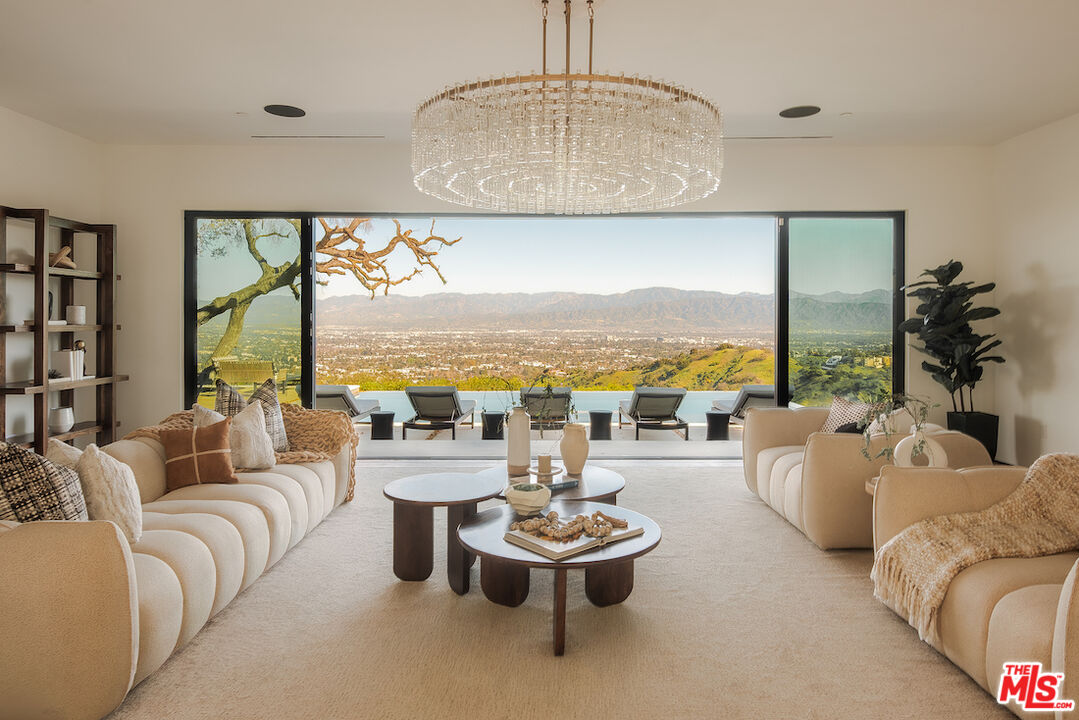 13331 Mulholland Dr, Beverly Hills