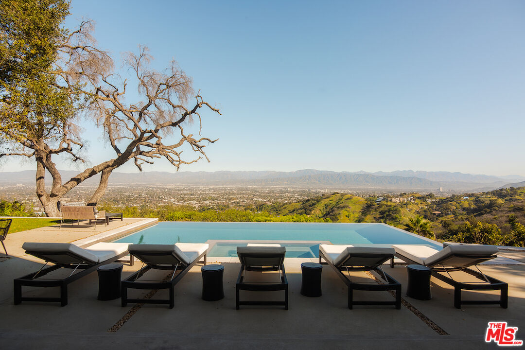 13331 Mulholland Dr, Beverly Hills