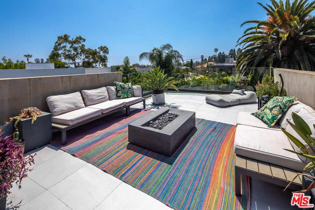 631 N Curson Ave, Beverly Grove 