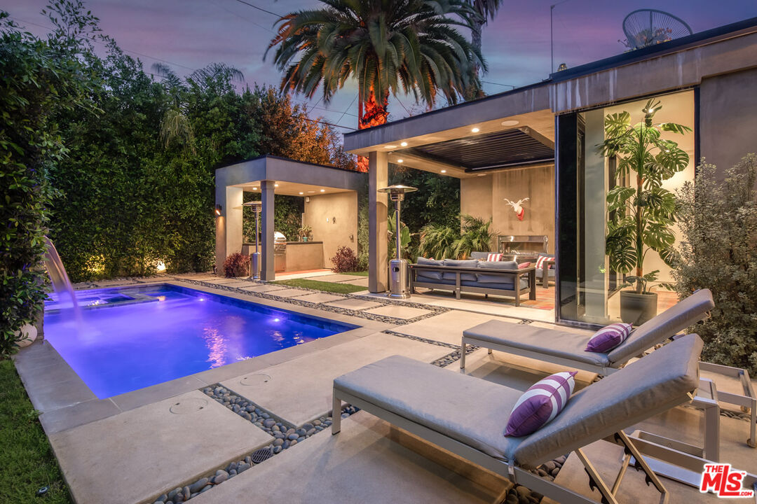 631 N Curson Ave, Beverly Grove 