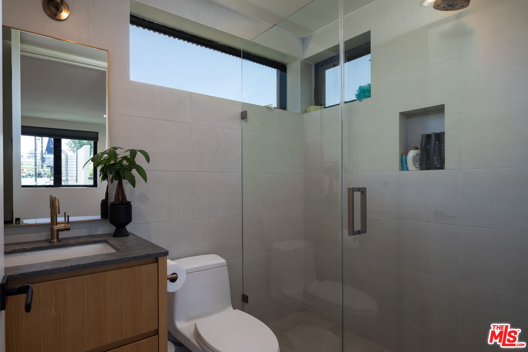 631 N Curson Ave, Beverly Grove 