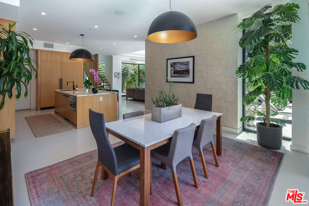 631 N Curson Ave, Beverly Grove 
