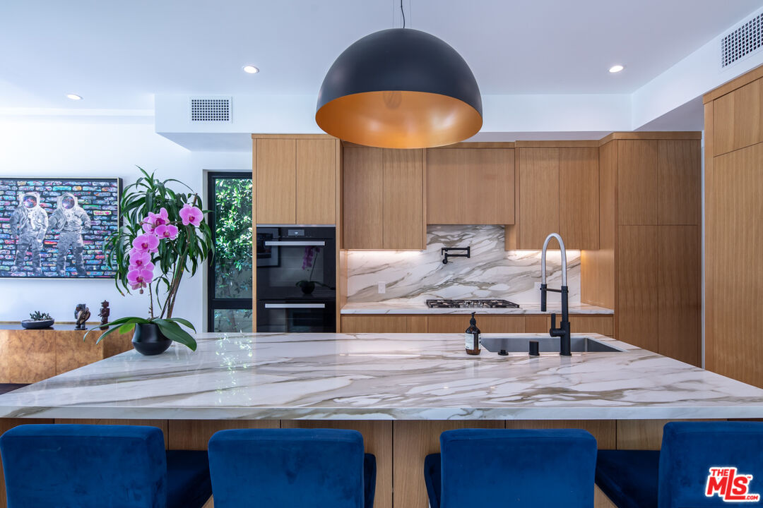 631 N Curson Ave, Beverly Grove 