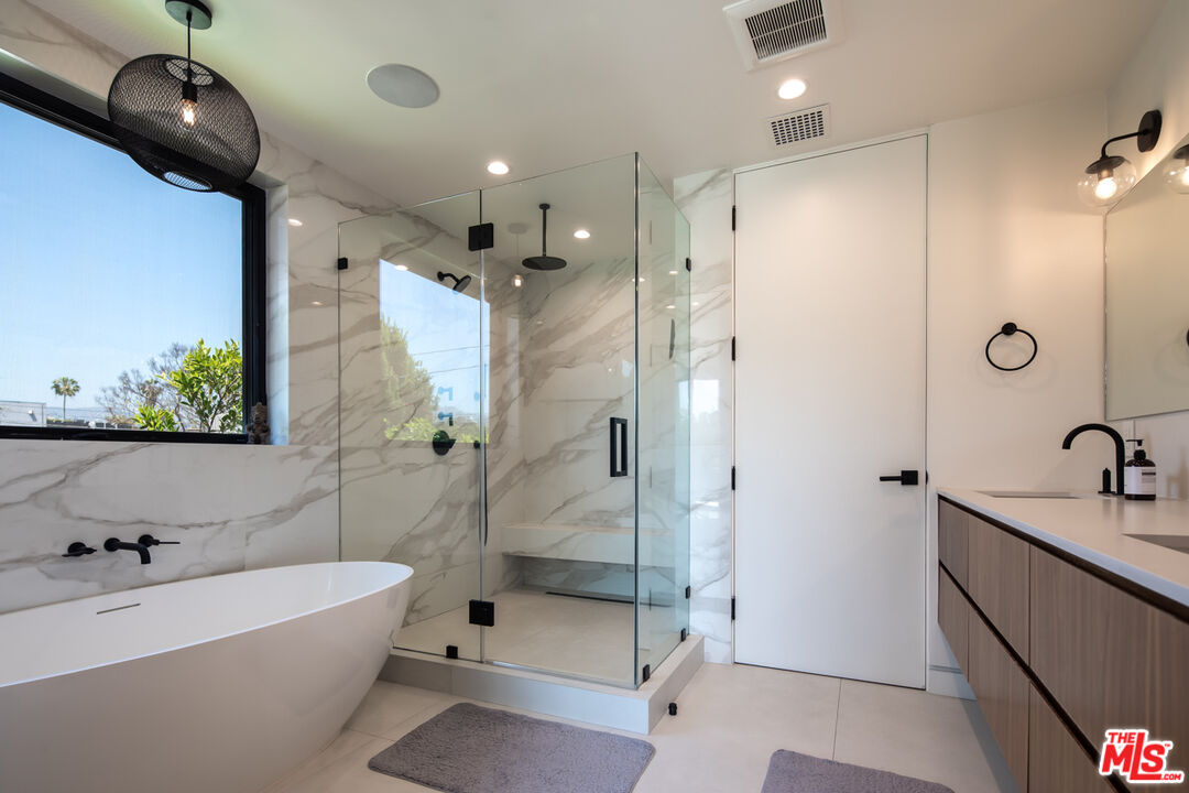 631 N Curson Ave, Beverly Grove 