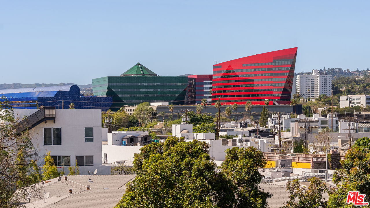 621 N Kings Rd Unit: 3