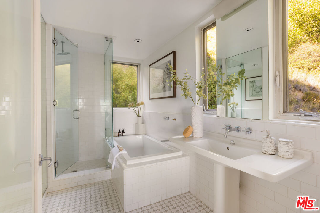 7933 Fareholm Dr, Hollywood Hills