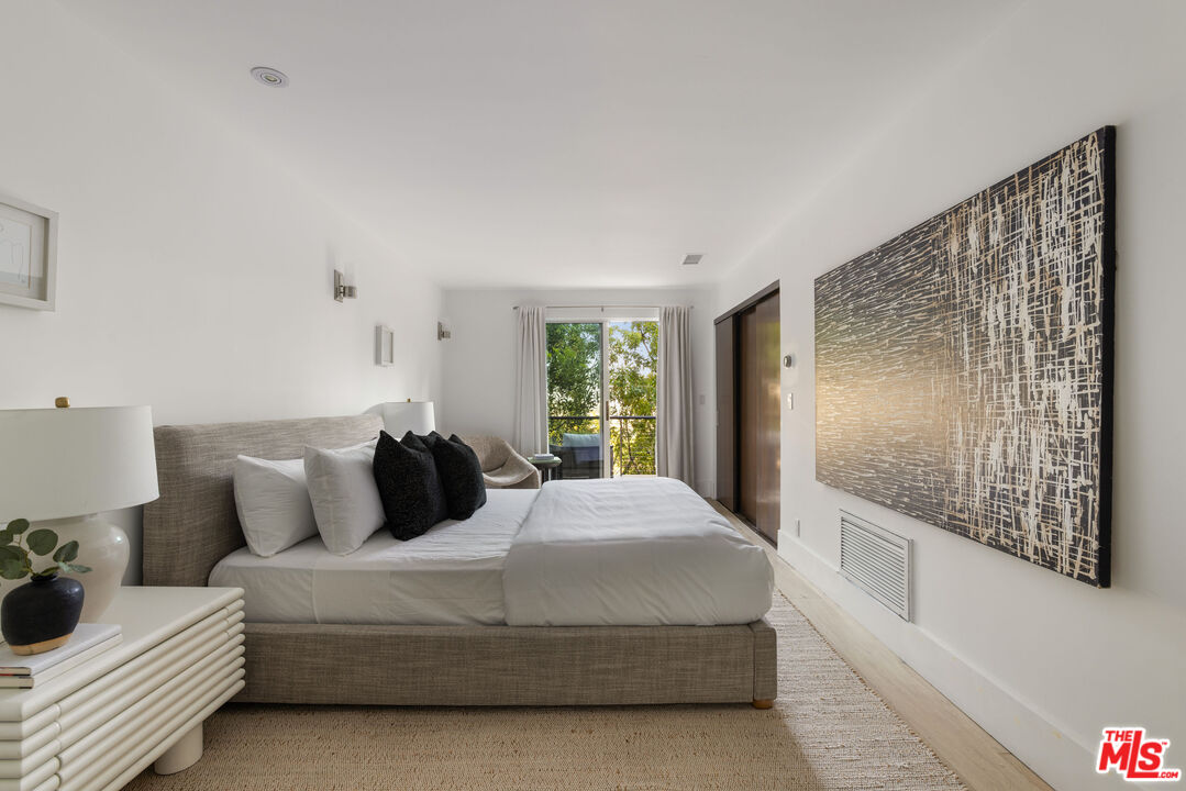 7933 Fareholm Dr, Hollywood Hills