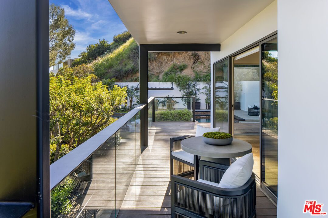 7933 Fareholm Dr, Hollywood Hills