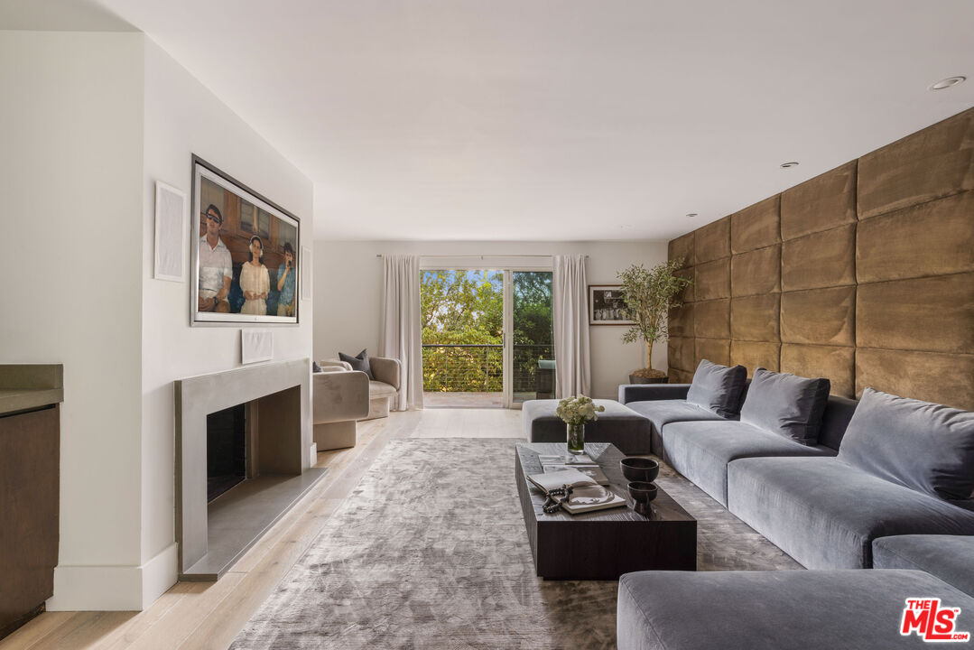 7933 Fareholm Dr, Hollywood Hills