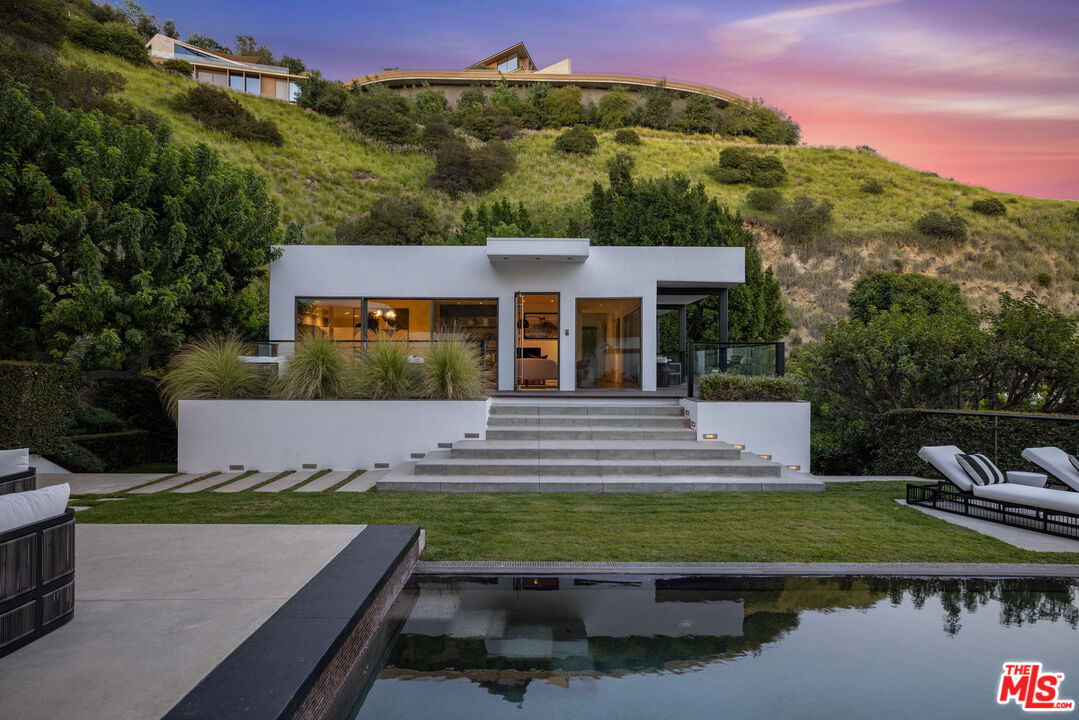 7933 Fareholm Dr, Hollywood Hills