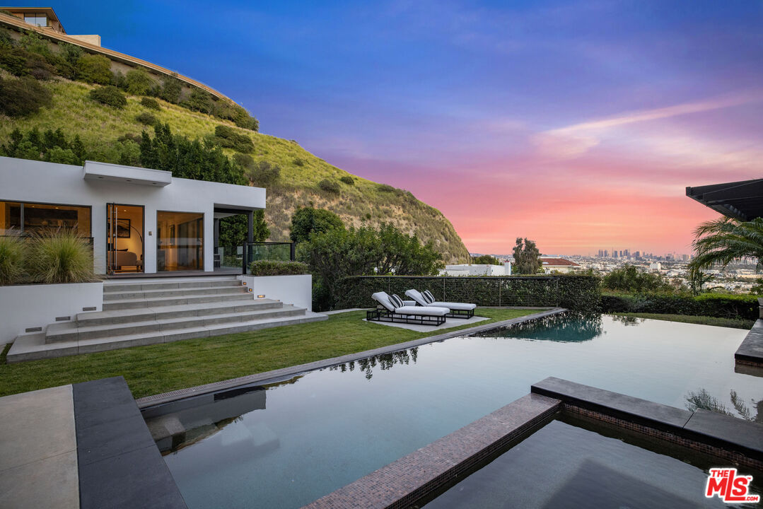 7933 Fareholm Dr, Hollywood Hills