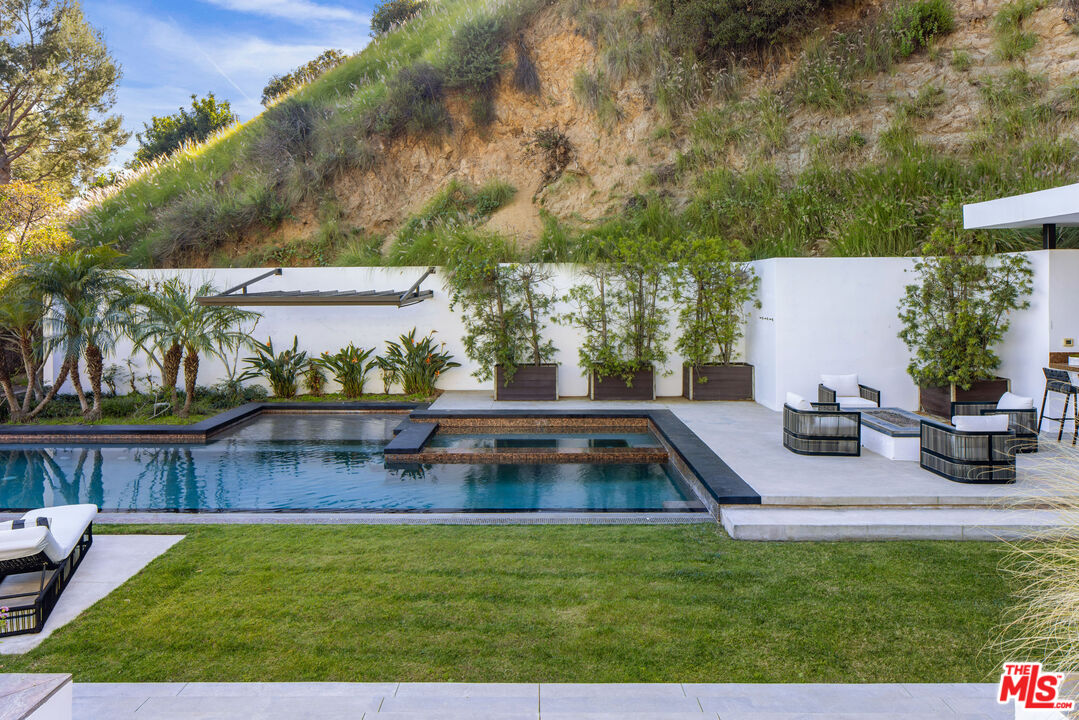 7933 Fareholm Dr, Hollywood Hills