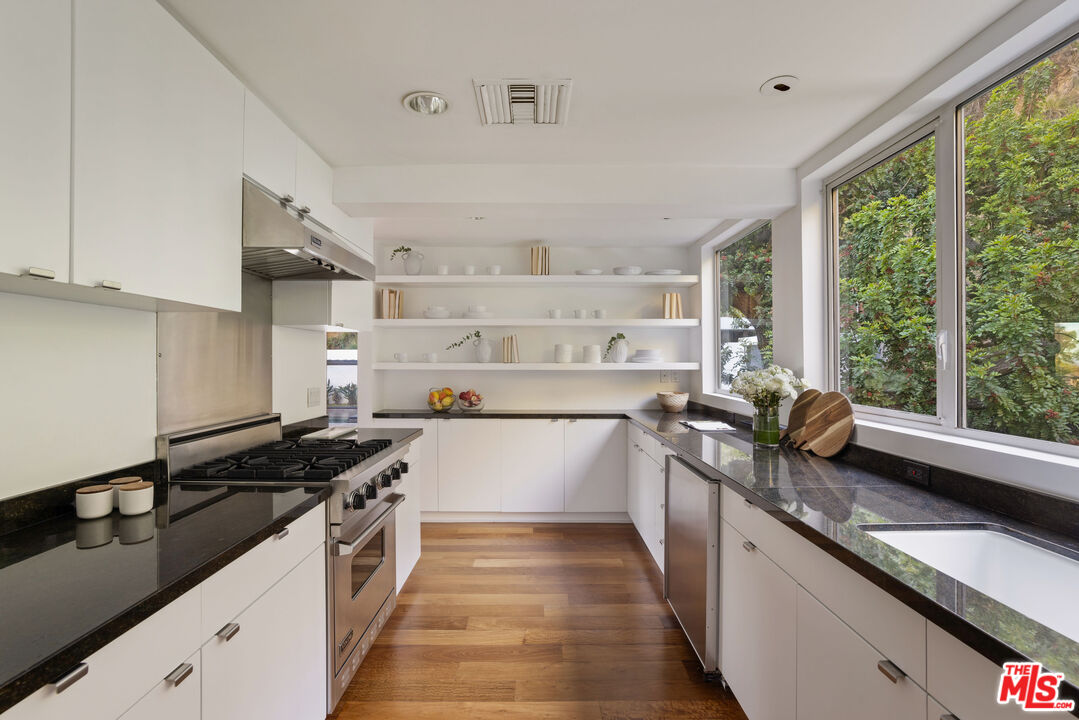 7933 Fareholm Dr, Hollywood Hills