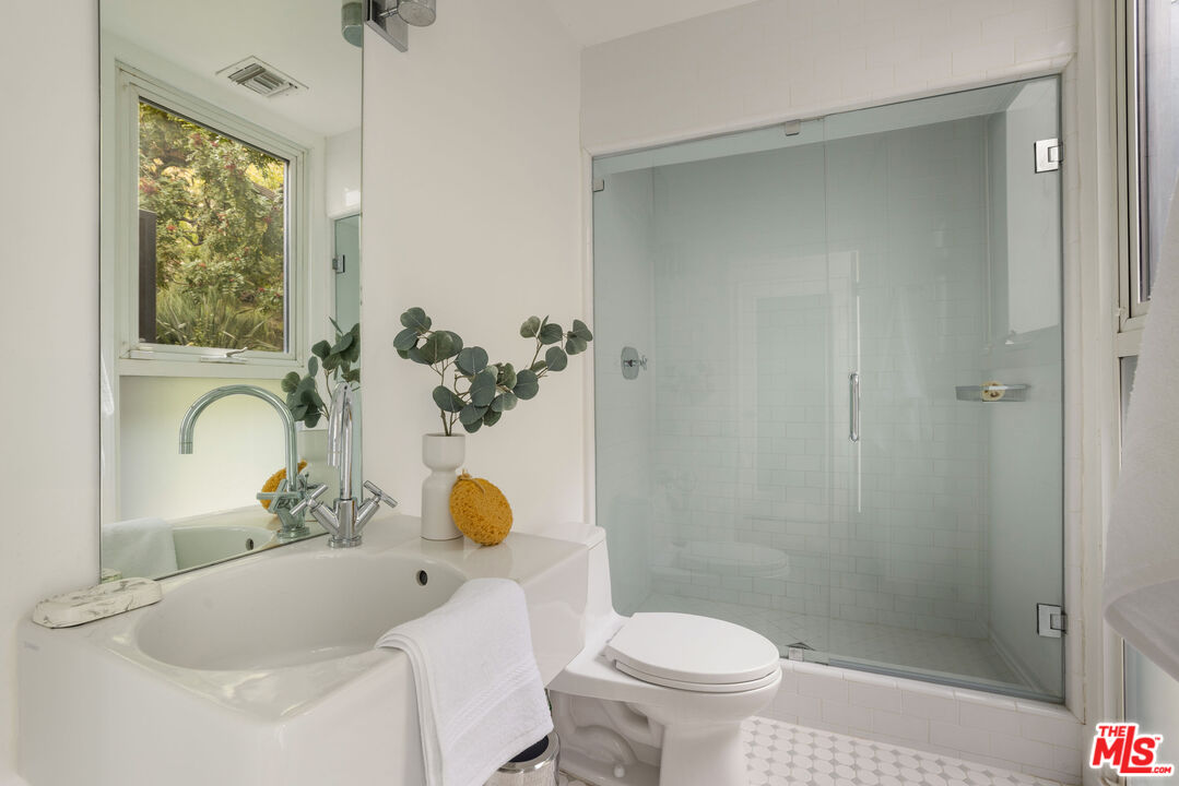 7933 Fareholm Dr, Hollywood Hills