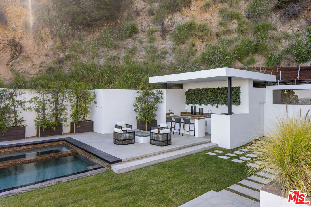 7933 Fareholm Dr, Hollywood Hills