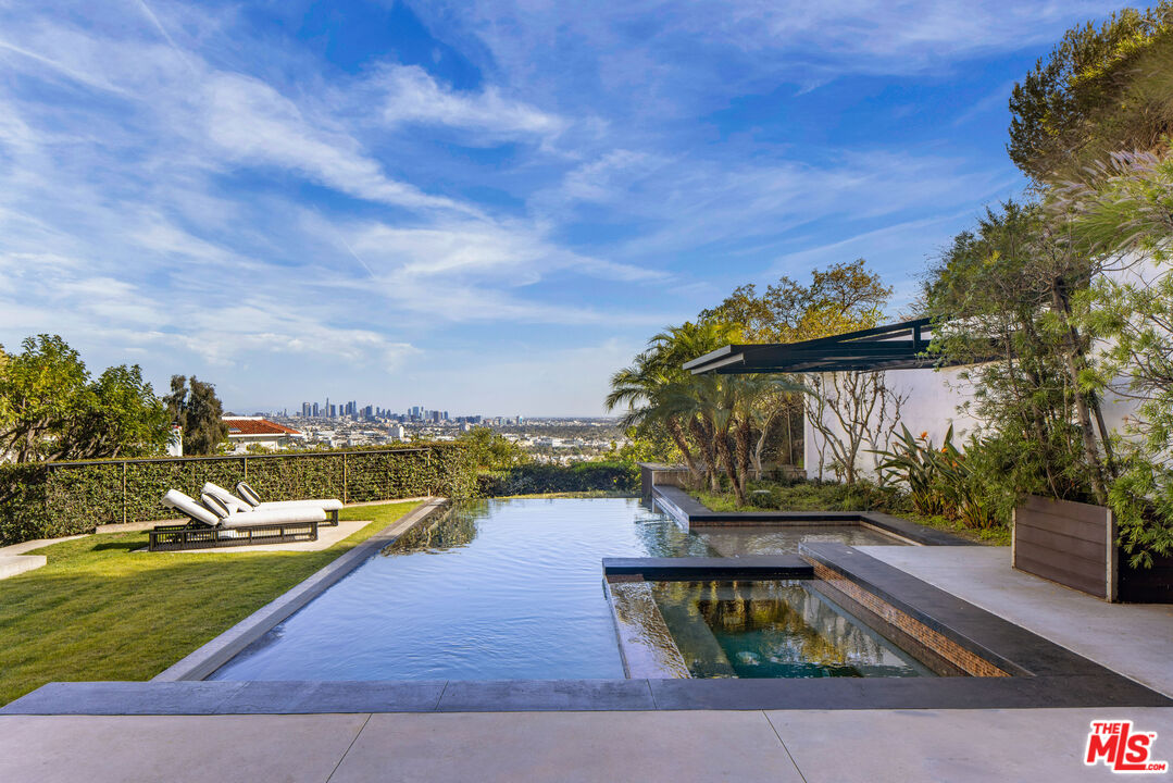 7933 Fareholm Dr, Hollywood Hills