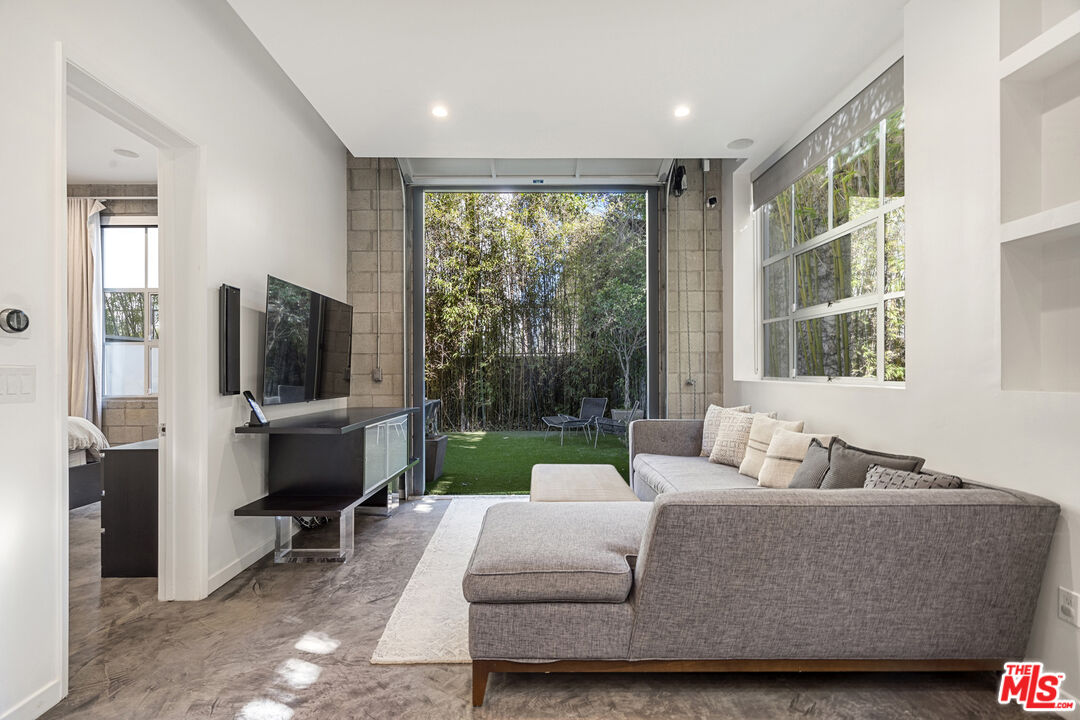 710 N Orlando Ave Unit: 104