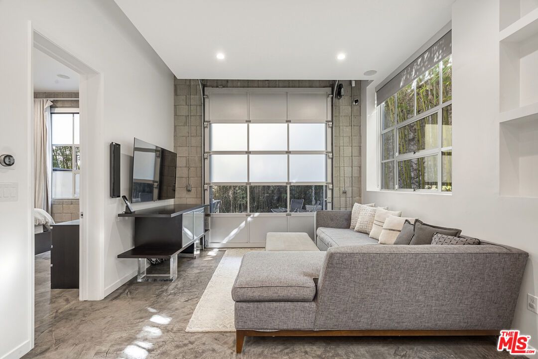 710 N Orlando Ave Unit: 104