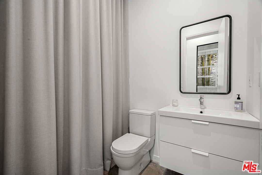 710 N Orlando Ave Unit: 104