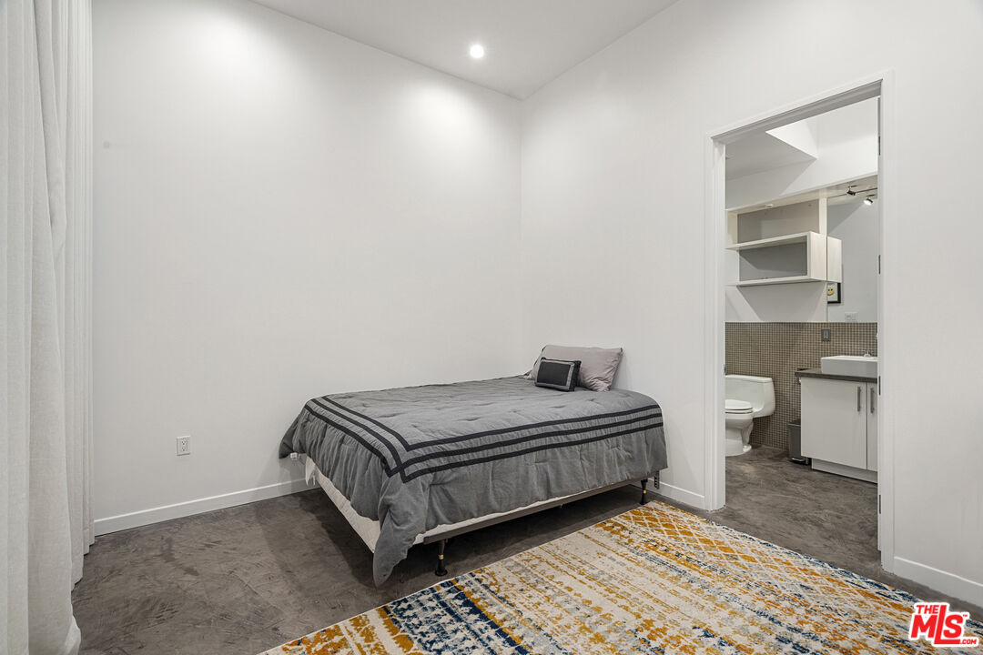 710 N Orlando Ave Unit: 104