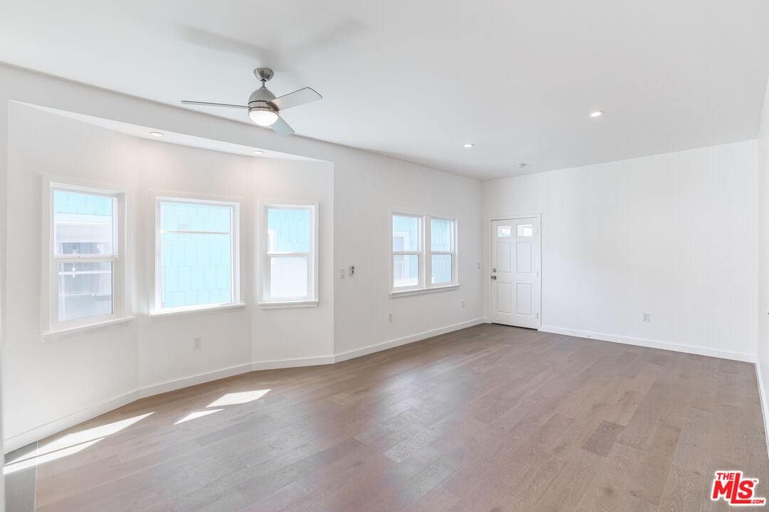 31 Breeze Ave Unit: B, Venice