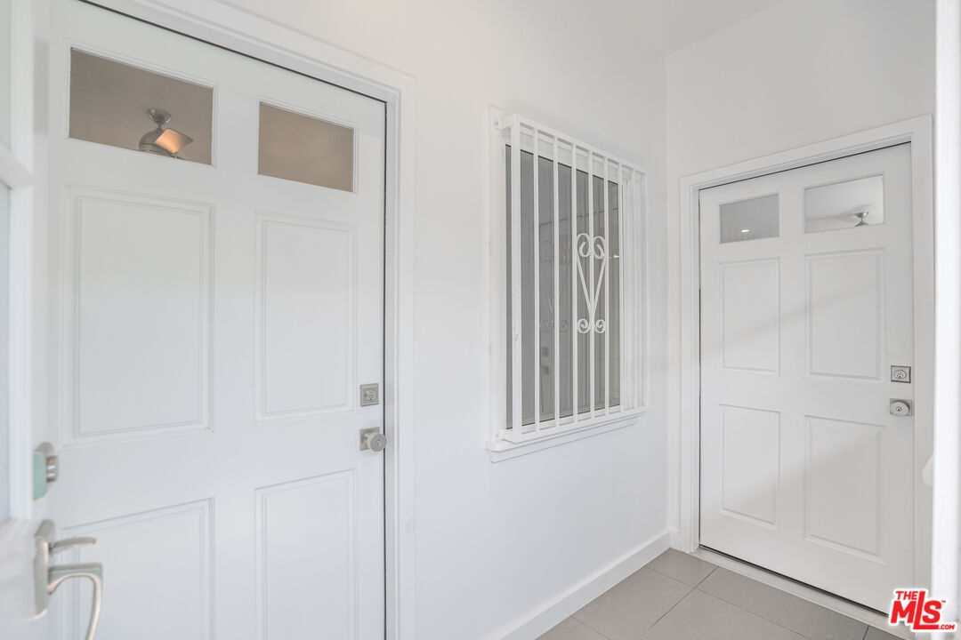 31 Breeze Ave Unit: B, Venice